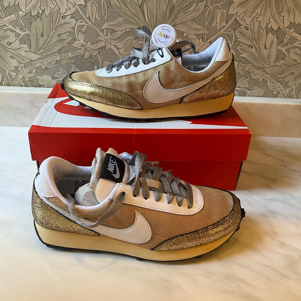 Nike Golden Gals Daybreak Sneaker